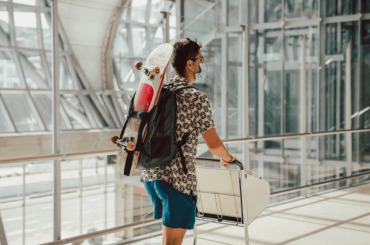 Are skateboards allowed on planes